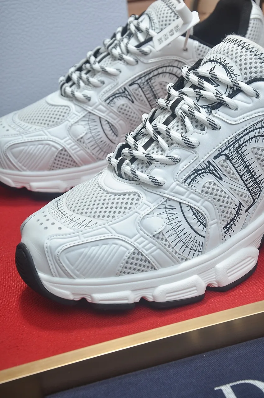 Men's shoes 💰: 640💶 (couples model) Brand: Dior (Dior) Standard code: Women's code 35-40. Men's code 38-44 (45 customized) Grade: Same as the official website Material: Top-quality original cowhide stitching Original wear-resistant and lightweight outsole Style category: Fashionable casual shoes Distinguished luxury brand elements top luxury Color: Actual picture color
